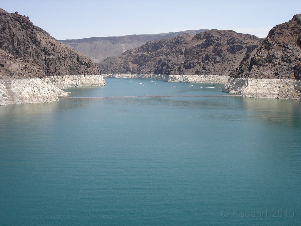 Las Vegas 2010 - Hoover Dam Revisited 0309.jpg - The 2010 Las Vegas Fire - Ice and Sweat Tour. Half Marathon, Red Rock Canyon, Casinos, Valley of Fire.... and buffets!Dam bridge progress during the July 2, 2006 Las Vegas tour. Compare the water marks on this photo from 2006 to the next one from 2010. (Other than it was a much clearer day!)